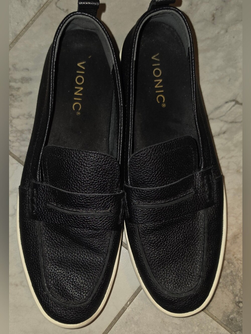 Vionic Chantel Size 9 Slip On Penny Loafers Shoes Black Leather Comfort Sneaker